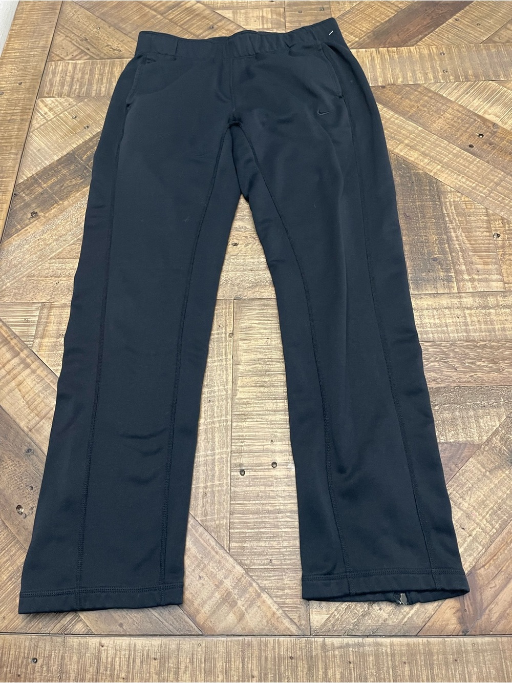 Nike Therma-FIT women's training pants in black